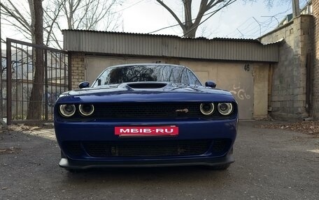 Dodge Challenger III рестайлинг 2, 2020 год, 3 200 000 рублей, 3 фотография