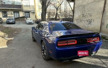 Dodge Challenger III рестайлинг 2, 2020 год, 3 200 000 рублей, 6 фотография