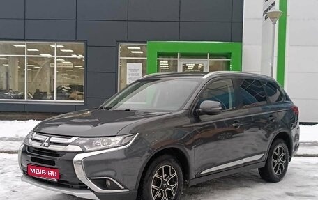 Mitsubishi Outlander III рестайлинг 3, 2018 год, 2 315 000 рублей, 1 фотография