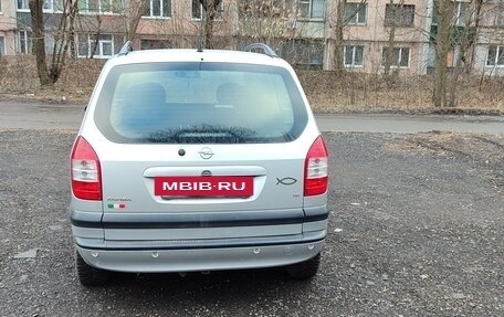 Opel Zafira A рестайлинг, 2004 год, 580 000 рублей, 13 фотография