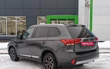 Mitsubishi Outlander III рестайлинг 3, 2018 год, 2 315 000 рублей, 7 фотография