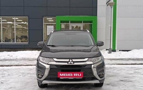 Mitsubishi Outlander III рестайлинг 3, 2018 год, 2 315 000 рублей, 2 фотография