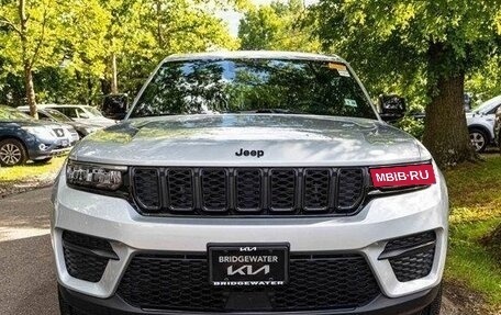 Jeep Grand Cherokee, 2023 год, 8 284 000 рублей, 1 фотография