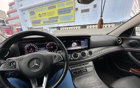 Mercedes-Benz E-Класс, 2017 год, 3 650 000 рублей, 27 фотография