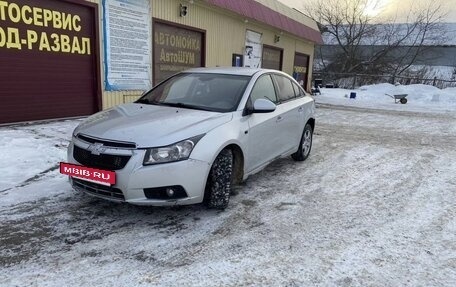 Chevrolet Cruze II, 2010 год, 540 000 рублей, 4 фотография