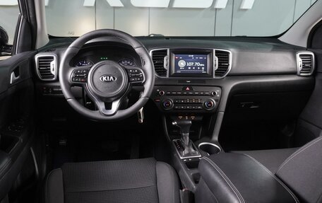 KIA Sportage IV рестайлинг, 2018 год, 1 998 000 рублей, 6 фотография