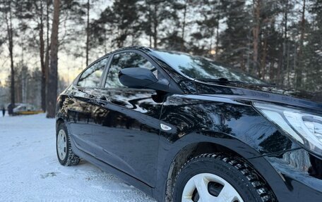 Hyundai Solaris II рестайлинг, 2012 год, 900 000 рублей, 29 фотография