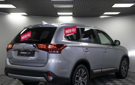 Mitsubishi Outlander III рестайлинг 3, 2018 год, 1 695 000 рублей, 21 фотография