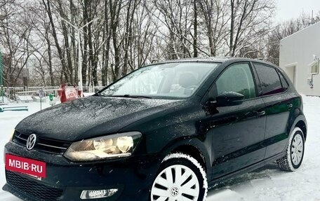 Volkswagen Polo VI (EU Market), 2013 год, 890 000 рублей, 2 фотография