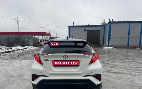 Toyota C-HR I рестайлинг, 2018 год, 2 500 000 рублей, 11 фотография