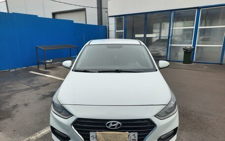 Hyundai Solaris II рестайлинг, 2017 год, 1 200 000 рублей, 1 фотография