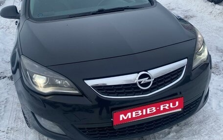 Opel Astra J, 2011 год, 900 000 рублей, 8 фотография