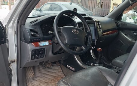 Toyota Land Cruiser Prado 120 рестайлинг, 2003 год, 2 100 000 рублей, 7 фотография