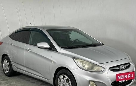 Hyundai Solaris II рестайлинг, 2012 год, 700 000 рублей, 3 фотография