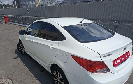 Hyundai Solaris II рестайлинг, 2013 год, 820 000 рублей, 2 фотография