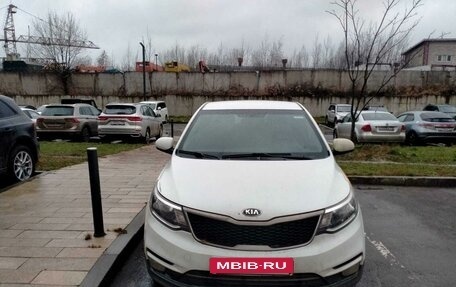 KIA Rio III рестайлинг, 2016 год, 900 000 рублей, 4 фотография