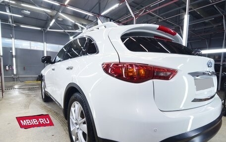 Infiniti FX II, 2012 год, 2 550 000 рублей, 10 фотография