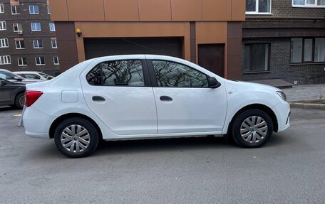 Renault Logan II, 2018 год, 695 000 рублей, 2 фотография