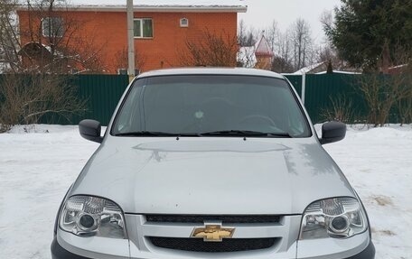 Chevrolet Niva I рестайлинг, 2017 год, 800 000 рублей, 2 фотография