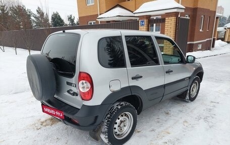 Chevrolet Niva I рестайлинг, 2017 год, 800 000 рублей, 3 фотография