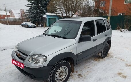 Chevrolet Niva I рестайлинг, 2017 год, 800 000 рублей, 5 фотография