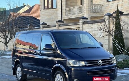 Volkswagen Caravelle T5, 2012 год, 2 190 000 рублей, 2 фотография