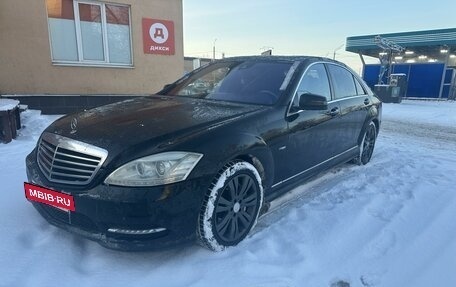 Mercedes-Benz S-Класс, 2011 год, 2 000 000 рублей, 3 фотография