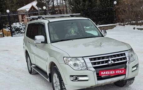 Mitsubishi Pajero IV, 2015 год, 3 000 000 рублей, 4 фотография