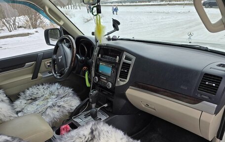 Mitsubishi Pajero IV, 2015 год, 3 000 000 рублей, 10 фотография