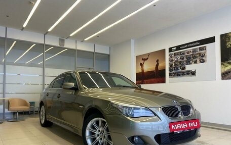 BMW 5 серия, 2003 год, 900 000 рублей, 3 фотография