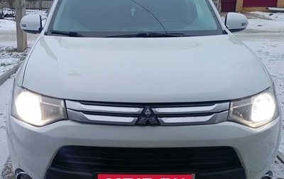 Mitsubishi Outlander III рестайлинг 3, 2014 год, 1 370 000 рублей, 1 фотография