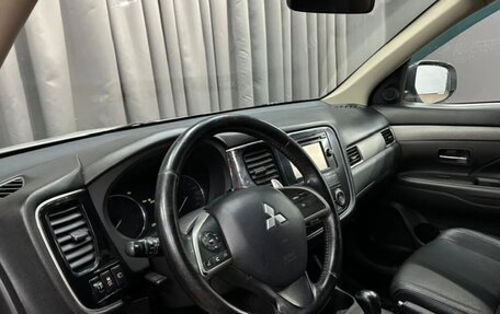 Mitsubishi Outlander III рестайлинг 3, 2014 год, 1 370 000 рублей, 5 фотография