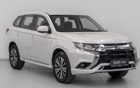 Mitsubishi Outlander III рестайлинг 3, 2022 год, 2 890 000 рублей, 3 фотография