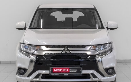 Mitsubishi Outlander III рестайлинг 3, 2022 год, 2 890 000 рублей, 2 фотография