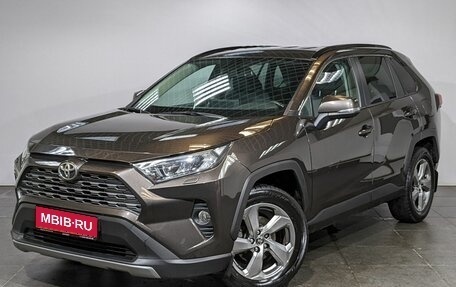 Toyota RAV4, 2021 год, 3 190 000 рублей, 1 фотография