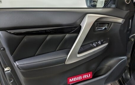 Mitsubishi Pajero Sport III рестайлинг, 2020 год, 3 600 000 рублей, 24 фотография