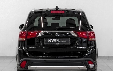 Mitsubishi Outlander III рестайлинг 3, 2018 год, 2 150 000 рублей, 6 фотография