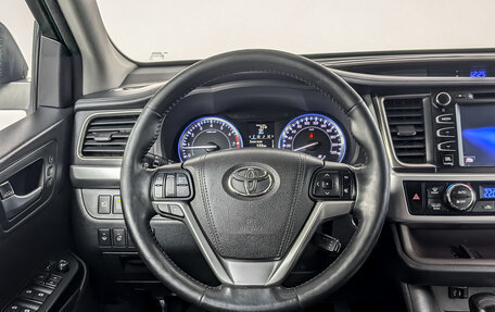 Toyota Highlander III, 2015 год, 3 390 000 рублей, 21 фотография