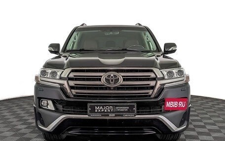 Toyota Land Cruiser 200, 2017 год, 7 000 000 рублей, 2 фотография