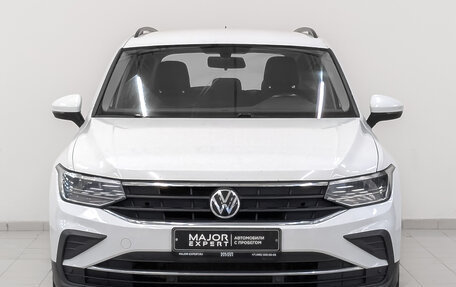 Volkswagen Tiguan II, 2021 год, 2 750 000 рублей, 2 фотография