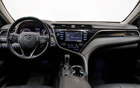 Toyota Camry, 2019 год, 2 850 000 рублей, 14 фотография