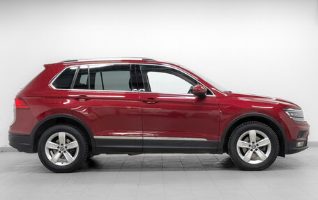 Volkswagen Tiguan II, 2018 год, 2 430 000 рублей, 4 фотография