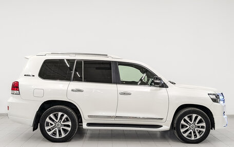 Toyota Land Cruiser 200, 2017 год, 7 450 000 рублей, 4 фотография