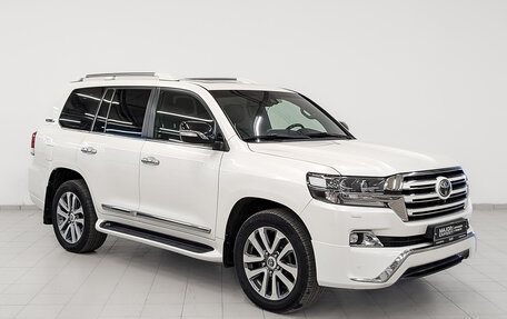 Toyota Land Cruiser 200, 2017 год, 7 450 000 рублей, 3 фотография