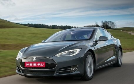 Tesla Model S I, 2014 год, 2 700 000 рублей, 1 фотография