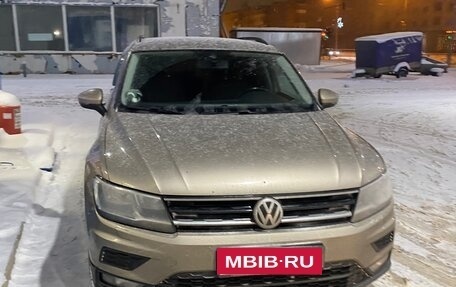 Volkswagen Tiguan II, 2018 год, 1 850 000 рублей, 1 фотография