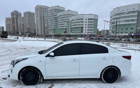 KIA Rio IV, 2020 год, 1 550 000 рублей, 4 фотография