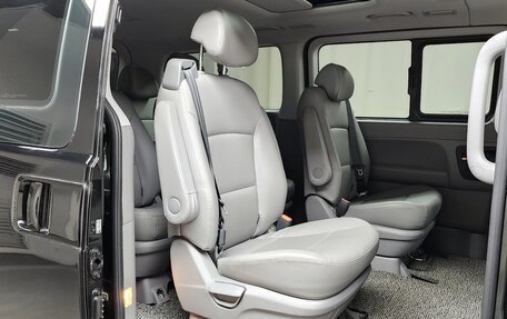 Hyundai Grand Starex Grand Starex I рестайлинг 2, 2020 год, 3 690 000 рублей, 8 фотография