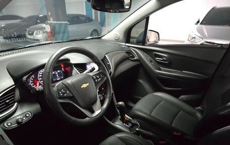 Chevrolet Trax, 2022 год, 1 200 000 рублей, 12 фотография