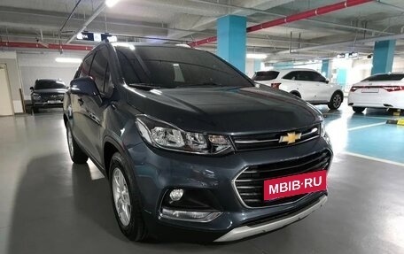 Chevrolet Trax, 2022 год, 1 200 000 рублей, 2 фотография